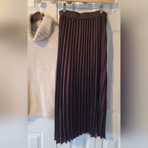 Midi Brown Pleated Skirt - Picture 10 of 10